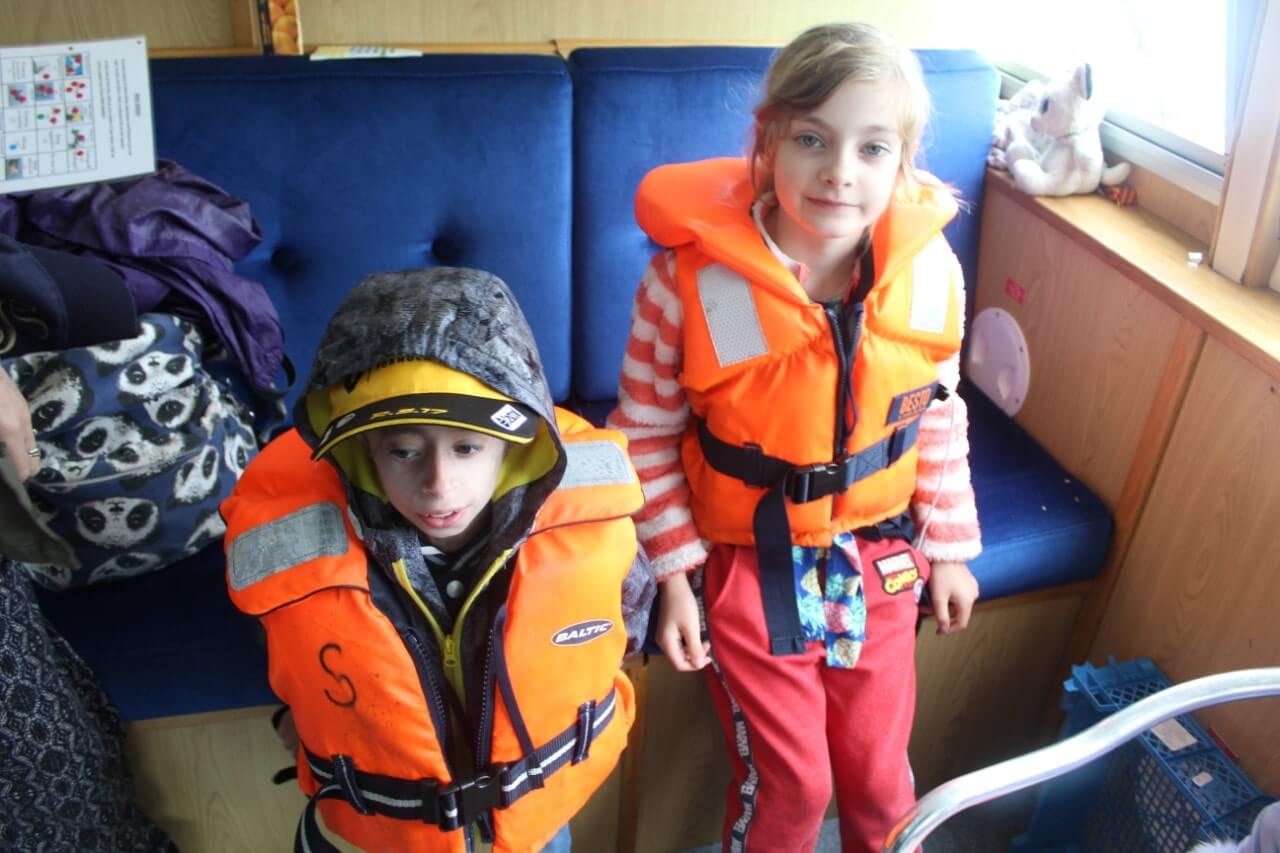 finley-and-lucie-boat-trip